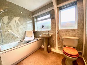 Bathroom/WC- click for photo gallery
